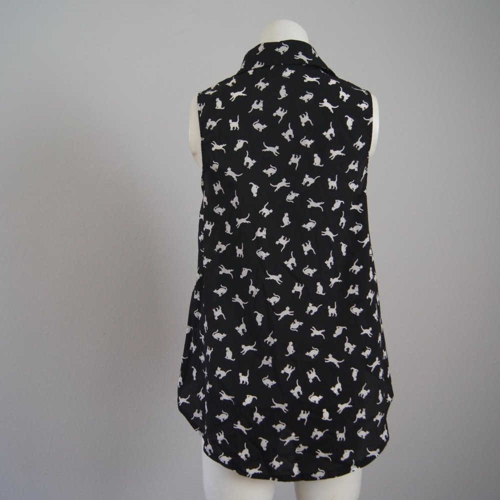 Solution Women's Button Front Blouse Cat Print Sleeveless Cute - Picture 5 of 6